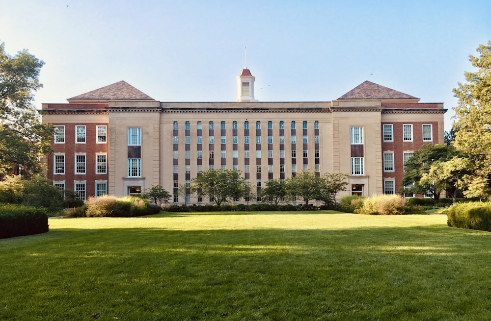 River Valley Primary & central schools nearby
